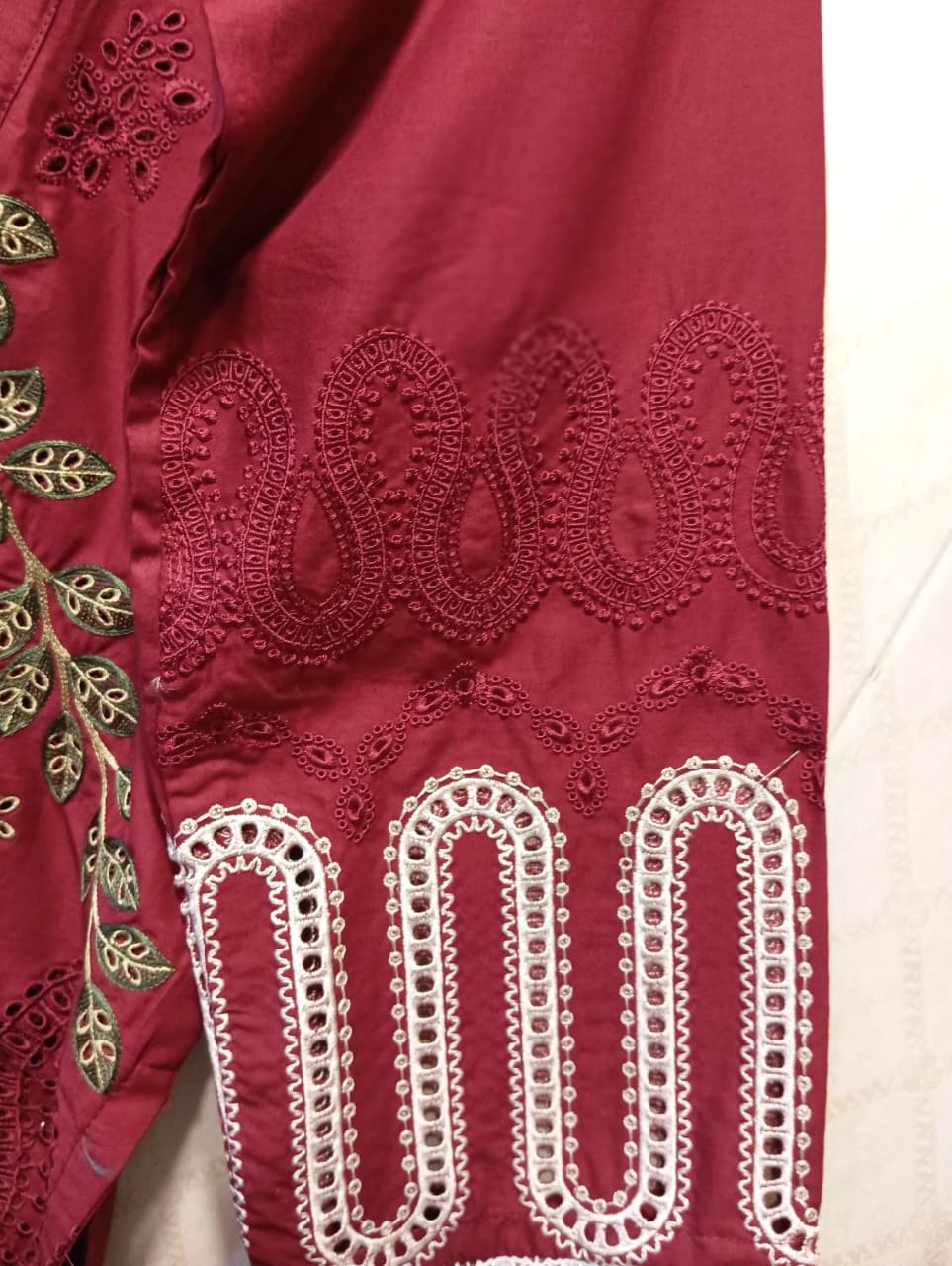 Primary Color: Deep Maroon / Burgundy. - Image 4