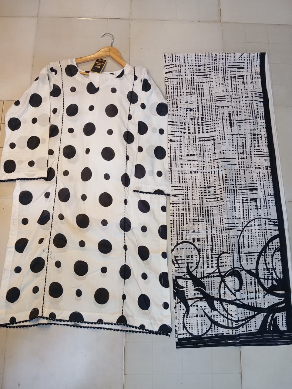 monochromatic scheme: - Image 4