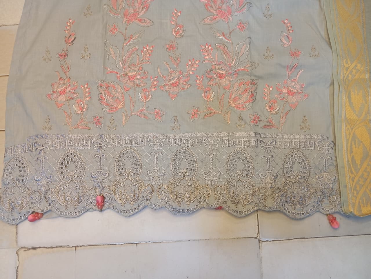 (often called "dove grey" or "ash grey"). - Image 4