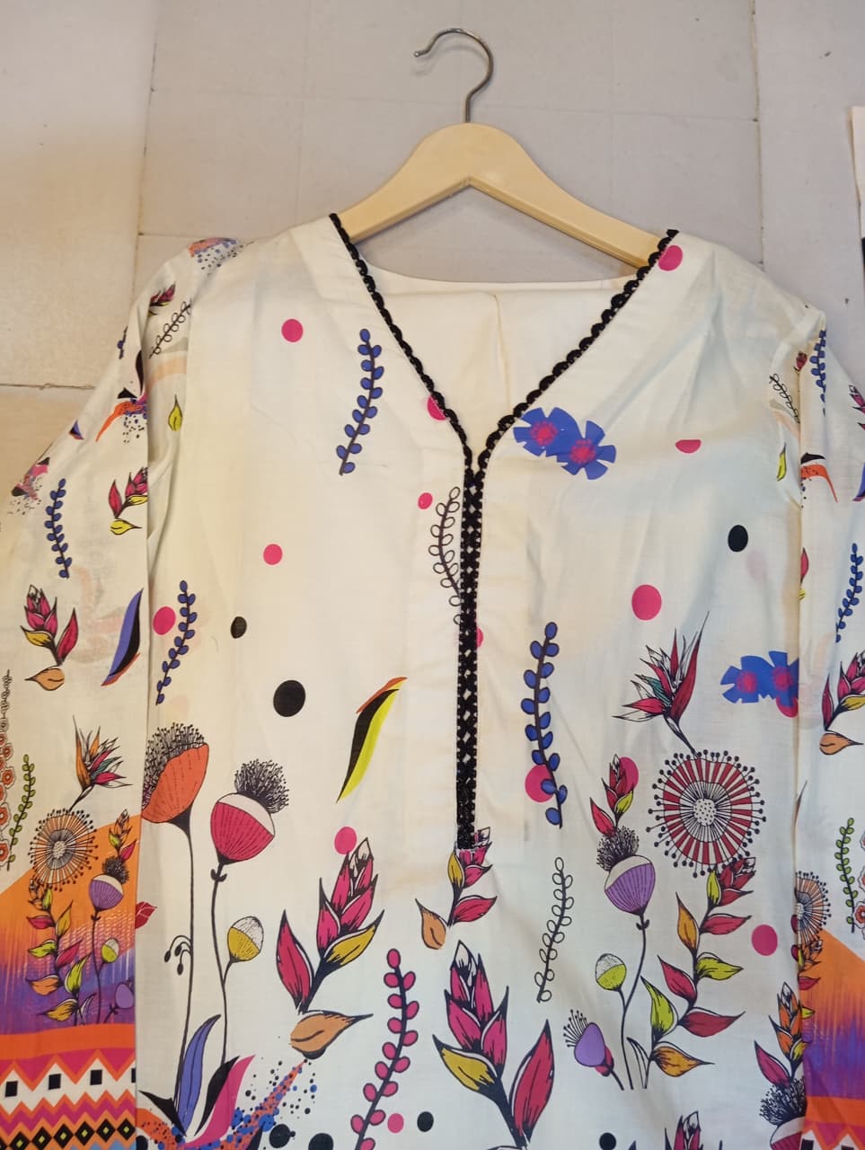 crisp white base. - Image 2